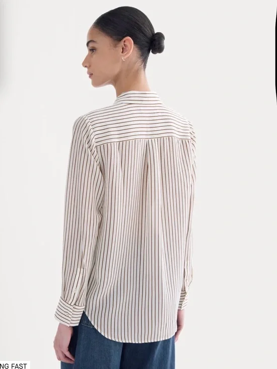 EVERLANE THE MUST-HAVE SHIRT IN WASHABLE SILK - Picture 4 of 4